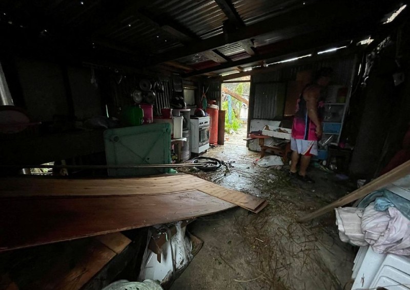 Strong typhoon cuts power, causes flooding in northern Philippines