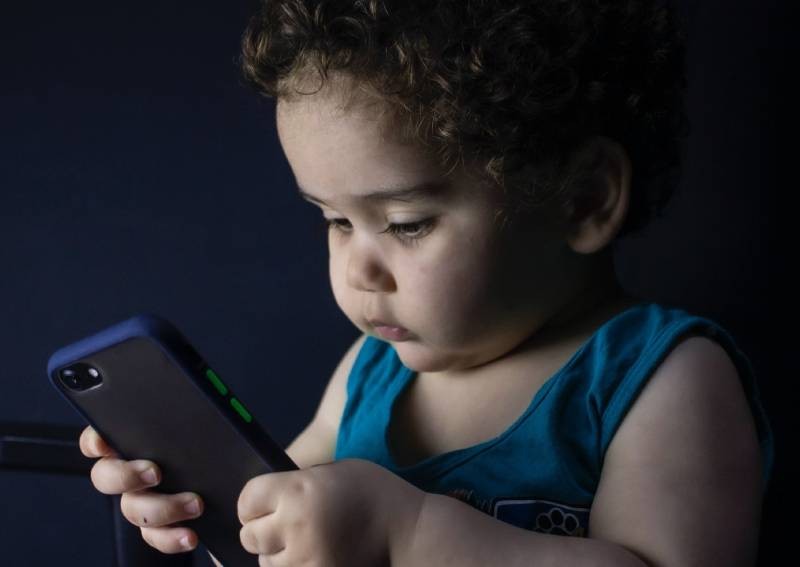 Mobile device hacks to keep your kid happy (and you sane)