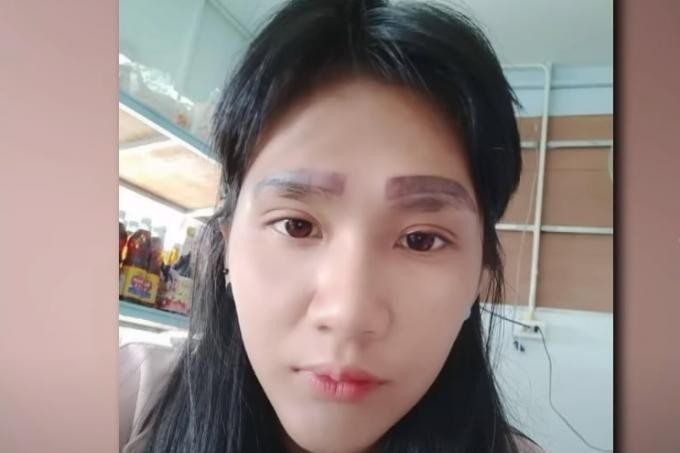 'I looked in the mirror and was speechless': Thai woman left with 2 pairs of eyebrows after botched tattoo procedure