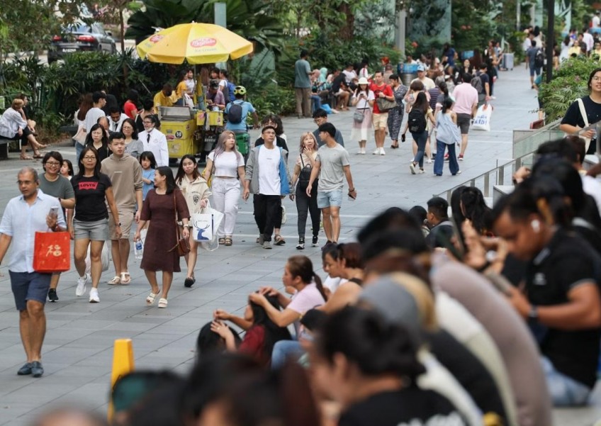 Singapore's total population rises 5% to record high of 5.92 million