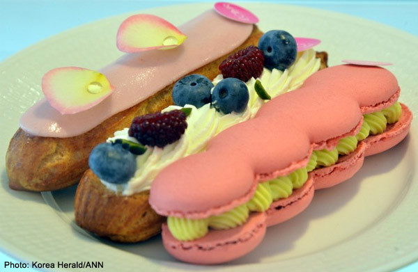 Macaron eclairs: French-style dessert hybrid in Seoul