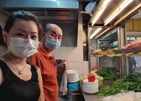 Bedok 85 satay bee hoon stall sees long queues after closure notice