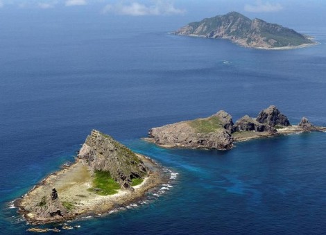 China confronts Japanese politicians in disputed East China Sea area