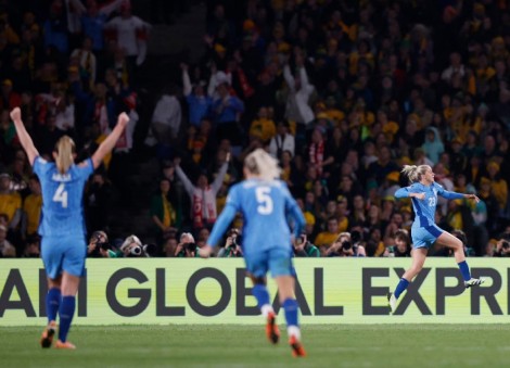 England reach first World Cup final despite Kerr stunner