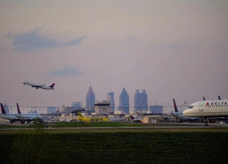 Boeing 757 loses nose wheel while preparing for take-off in Atlanta