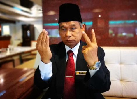 Raja Bomoh says he's been protecting Malaysia for 70 years