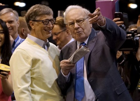 Buffett lauds Apple despite trimming stake, says Berkshire is in good hands