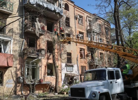 Russian attacks on Kharkiv, surrounding area kill one, injure 17, officials say
