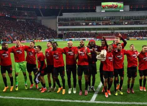 Leverkusen reach Europa League final with late comeback against Roma