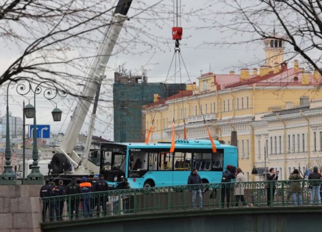 7 killed as bus falls into river in Russia's St Petersburg