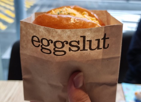 A first look at LA chain Eggslut's new store in Singapore: Menu, prices and what we recommend 