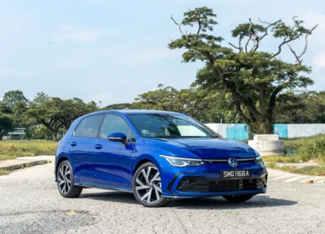 Volkswagen Golf R-Line's sporty looks is one for drivers with a penchant for athleisure