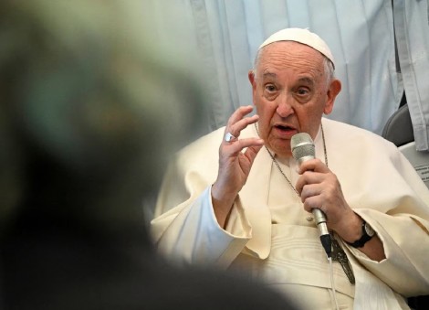 Pope says countries should not 'play games' with Ukraine on arms aid