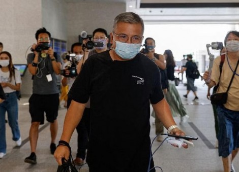 Head of Hong Kong journalists' group sentenced to jail for obstructing police